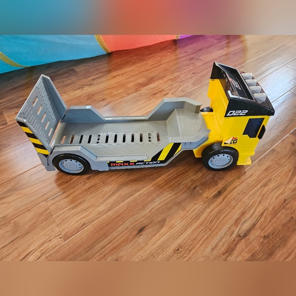 Yellow and Black Dig Max Action Toy Truck - Picture 1 of 3